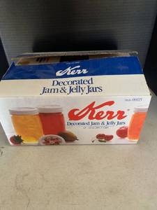 lot 3407 image: 12 12oz jars. Kerr jam and jelly