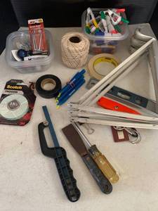 lot 3412 image: Miscellaneous household items