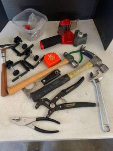 lot 3413 image: Miscellaneous tools. Craftsman and more