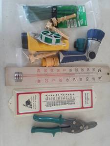lot 3427 image: Gardening tools