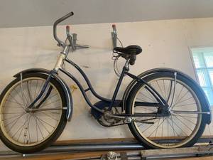 lot 3601 image: Vintage Western Flyer bicycle Has rust on fenders