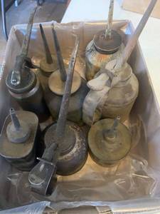 lot 3613 image: Various oil cans