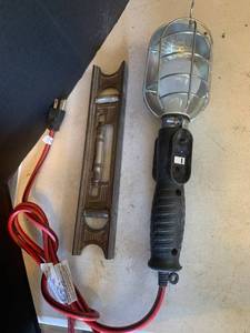 lot 3620 image: Drop light with vintage level