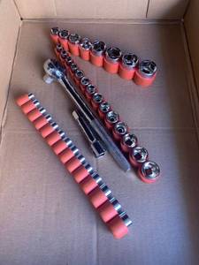 lot 3622 image: Pro Series 43pc socket set