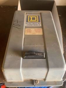 lot 3624 image: Electrical control box. (wont open)