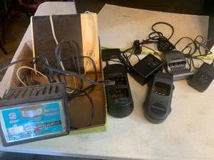 lot 3631 image: Various battery chargers