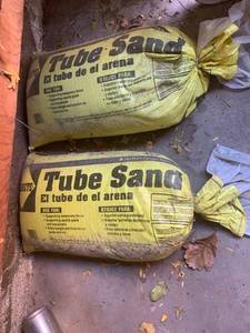lot 3641 image: 2 Bags of tube sand
