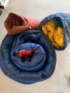 lot 4014 image: 2 Sleeping bags ,and mat