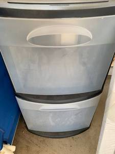 lot 4054 image: Sterilite 2 drawer bin 15x18x24