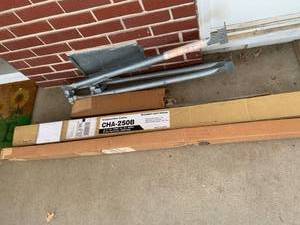 lot 4062 image: Broadband base antenna and other parts