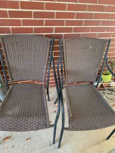 lot 4505 image: 2 woven stackable chairs