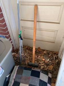 lot 4517 image: Camping quilt blanket, sledge hammer, and small rake