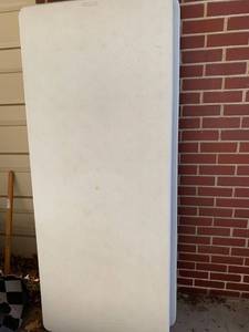 lot 4518 image: Lifetime, 6 foot table
