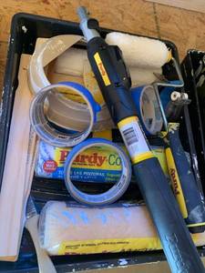 lot 5012 image: Painting supplies