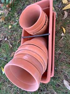 lot 5111 image: Clay and plastic flower pots