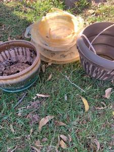 lot 5116 image: Ceramic and plastic planters