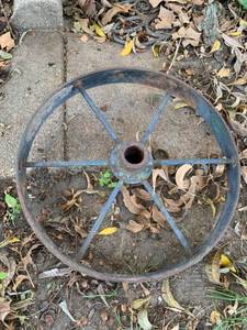 lot 5120 image: 16 inch iron wheel