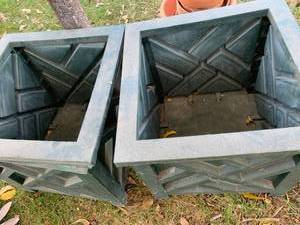 lot 5124 image: Plastic boxes 14 x 14