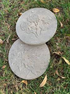 lot 5136 image: Two cement stepping stones