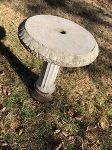 lot 5152 image: Cement birdbath the top is upside down