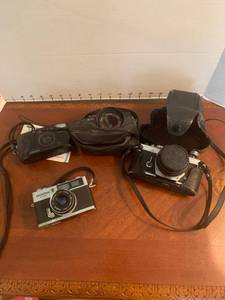 lot 1511 image: Cameras. Olympus. Samsung and more