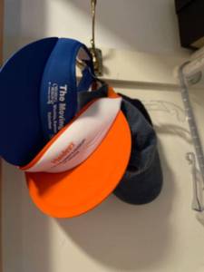 lot 1522 image: Baseball caps and visors