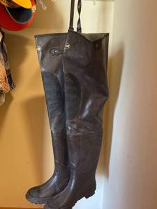 lot 1523 image: Mens size 12 pro line waders