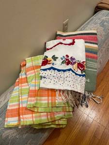 lot 1527 image: Three table cloths