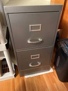 lot 1531 image: Two drawer metal file cabinet