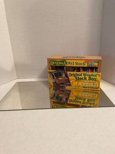 lot 1533 image: 1997 Crayola commemorative box with crayons and mirror