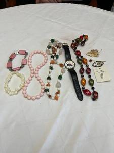 lot 1911 image: Ladies jewelry