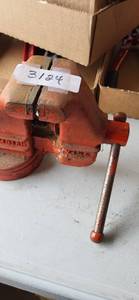 lot 3124 image: Cleveland Columbian vise bench mount
