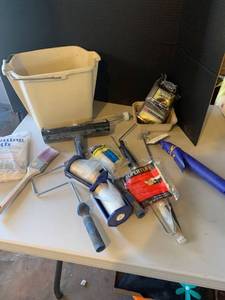 lot 3503 image: Painting supplies
