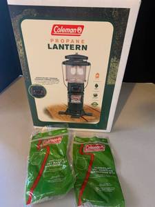 lot 3514 image: Coleman propane lantern with 2 pkgs mantels