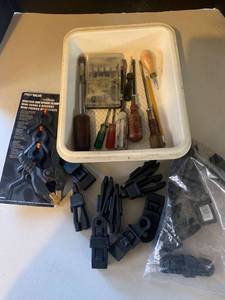 lot 3519 image: Miscellaneous tools. Clamps and screwdrivers