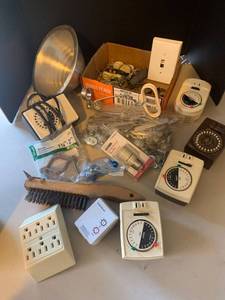 lot 3527 image: Miscellaneous electrical items. Timers wall outlets outlet covers and more