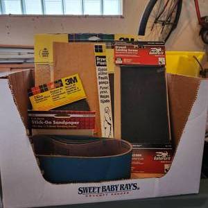 lot 3400 image: Various sandpaper