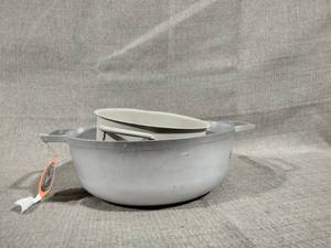 lot 51232 image: Colander And A Pan