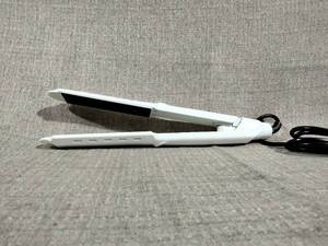 lot 51240 image: Flat Curling Iron