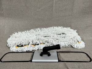 lot 51262 image: Mop Heads With Handle