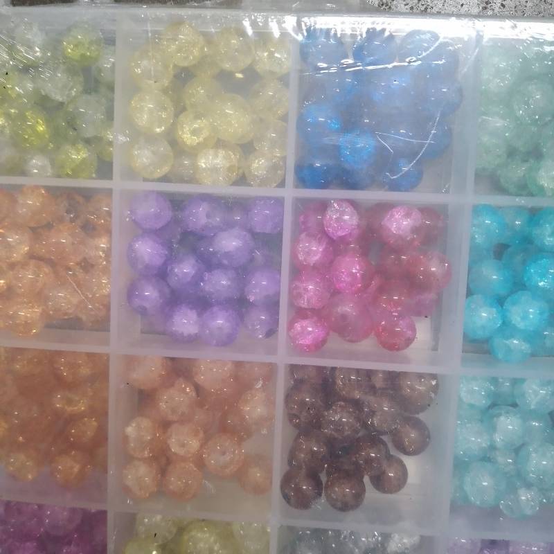 Gaspletu 700PCS Glass Beads for Jewelry Making, 24 Colors 8mm Crystal Beads  Bracelets Making Kit, 1 Box Round Beads Suitable for Beginners