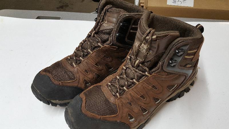lot 6979 image: Ascend Traverse Waterproof Hiking Boots for Men returned to the Bass Pro store