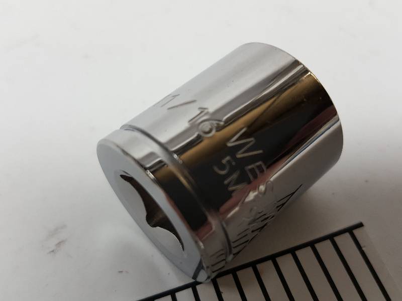 lot 8495 image: New Grainger #5MV94 Chrome Vanadium 1116 shallow well 12-point Socket with 38 Drive Size and Chrome Finish