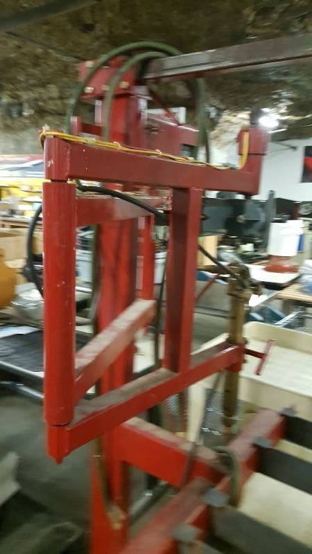 lot 6626 image: Very little use on this pattern cutter pantograph Oxygen Acetylene flame cutter table, motor, magnetic follower and full torch assembly