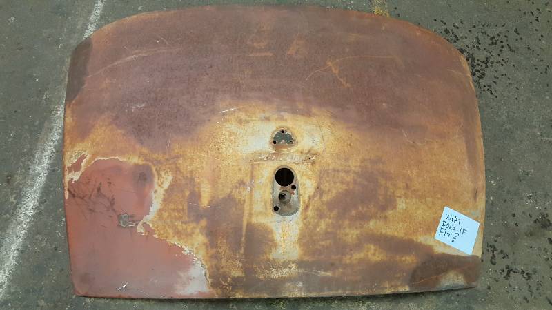 lot 6573 image: Expert indicates this is 41-48 Ford or 42-48 Mercury sedan.  Actually in nice shape except for the slight surface rust.