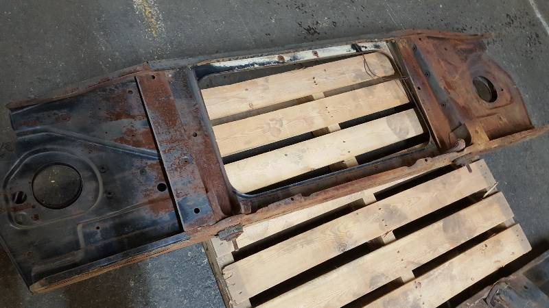 lot 6577 image: Again from the shop that restored the 1967-72 Chevy GMC pickup trucks.  Good looking core support with out battery box and no headlights