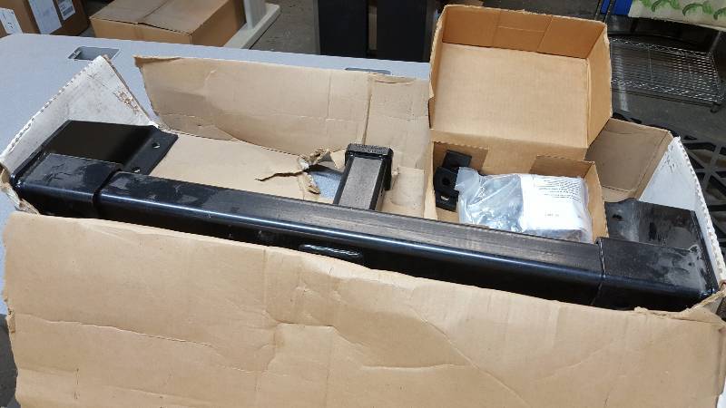 lot 6581 image: New in the Valley part #7444 Class III trailer hitch box is this straight bar adjustable width universal Class III receiver