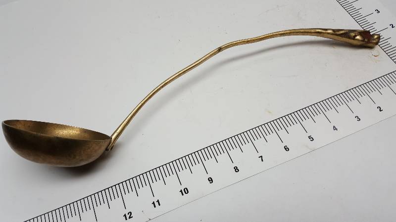 lot 6594 image: Brass Gravy ladle with a long handle