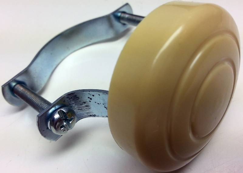 lot 9204 image: New old fashioned spring loaded horn button for your steering column with clamp.