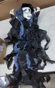 lot 3836 image: Haunted Hill Farm Halloween Decoration